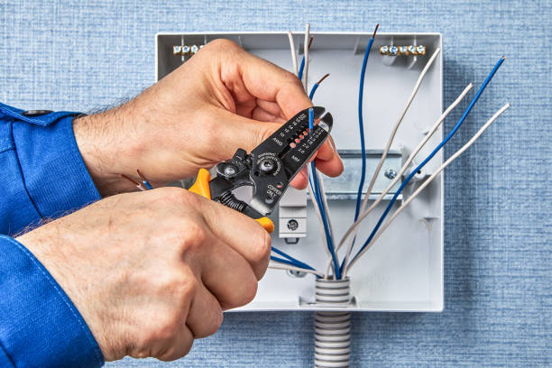 Best Circuit Breaker Installation and Repair  in Woodsi East, DE